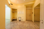 apartment in the very center of the
