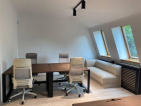 Geräumiges Büro in der Nähe der
