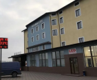 und Restaurantkomplex). Großer Bezirk.