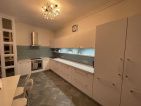 and apartments Three-room apartment for