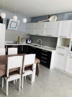 Flats and apartments Spacious apartment