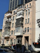 bedroom apartment in the building of