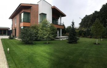 Neues modernes Haus in einer