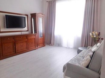 Lovely apartment on Yaroslavov Val