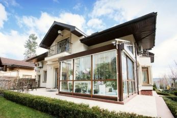 Geräumiges Haus im Dorf Stoyanka, 7 km