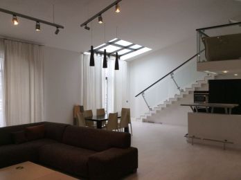 Superb apartment on Leo Tolstoy Square