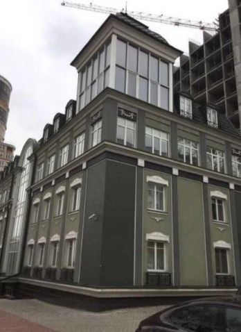 Freistehendes Gebäude mit einer