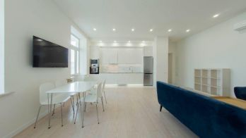 Neue helle Wohnung im Zentrum von Kiew