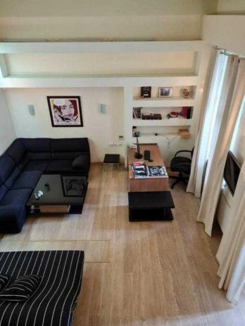 Bright 2-level apartment in the