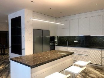 4-Zimmer-Wohnung in Novopecherskiye
