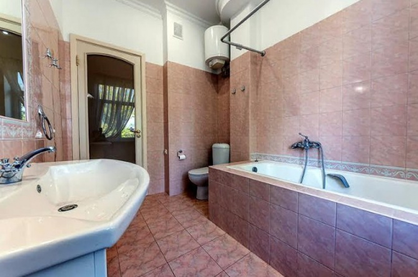 apartment in the very center A20322 For