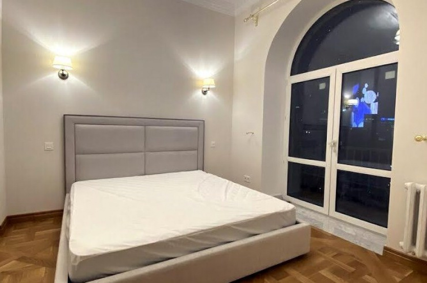 Flats and apartments  Excellent 2-room