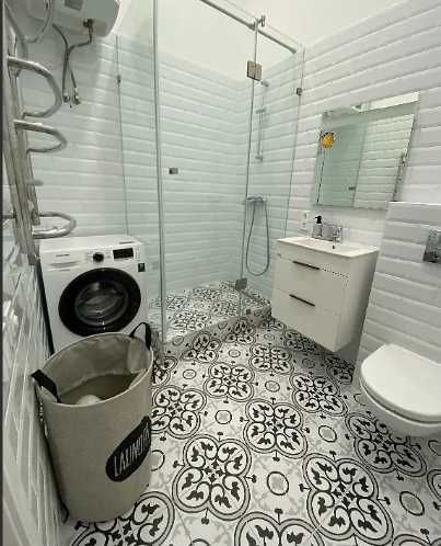 Newly renovated apartment on
