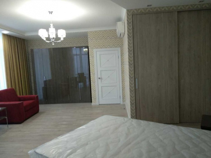 Long term rentals Flats and apartments