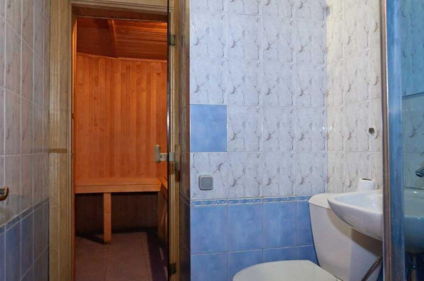 and apartments 4-room apartment in a