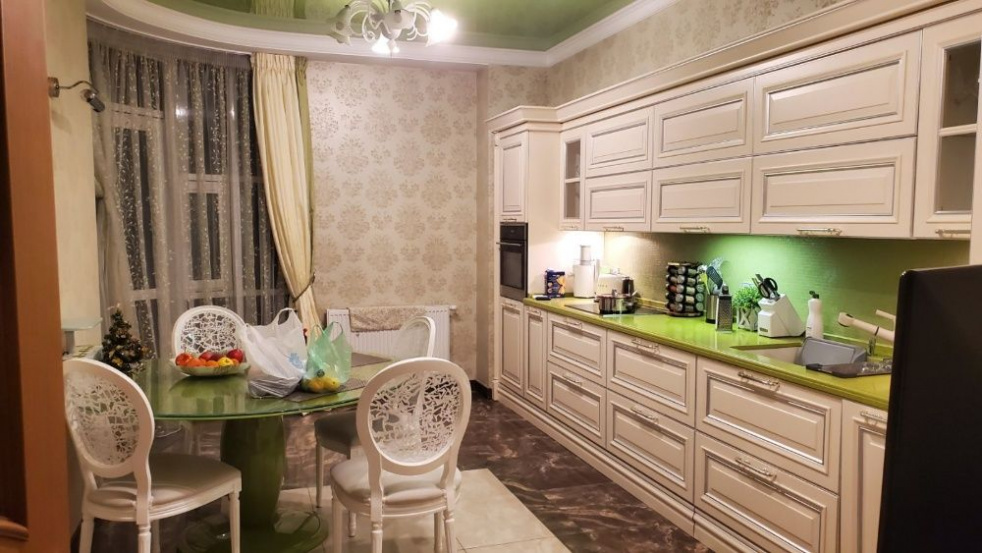 apartment on Zverinetskaya street