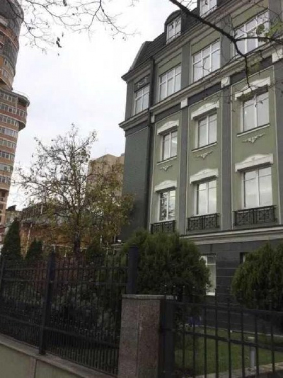 Gebäude mit einer Gesamtfläche von 1860