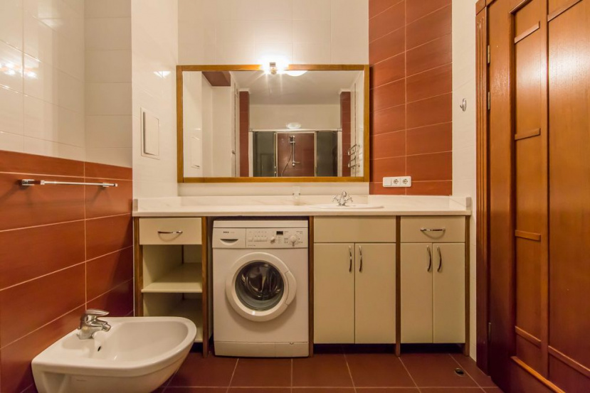 Flats and apartments 4-room apartment,