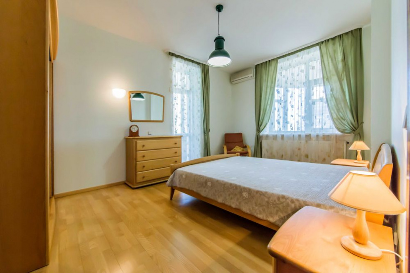 and apartments 4-room apartment, VOLNA