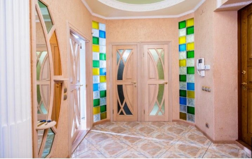 the center of Kiev, three rooms A14482