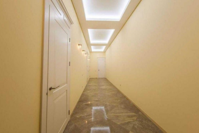 comfortable three-bedroom apartment in