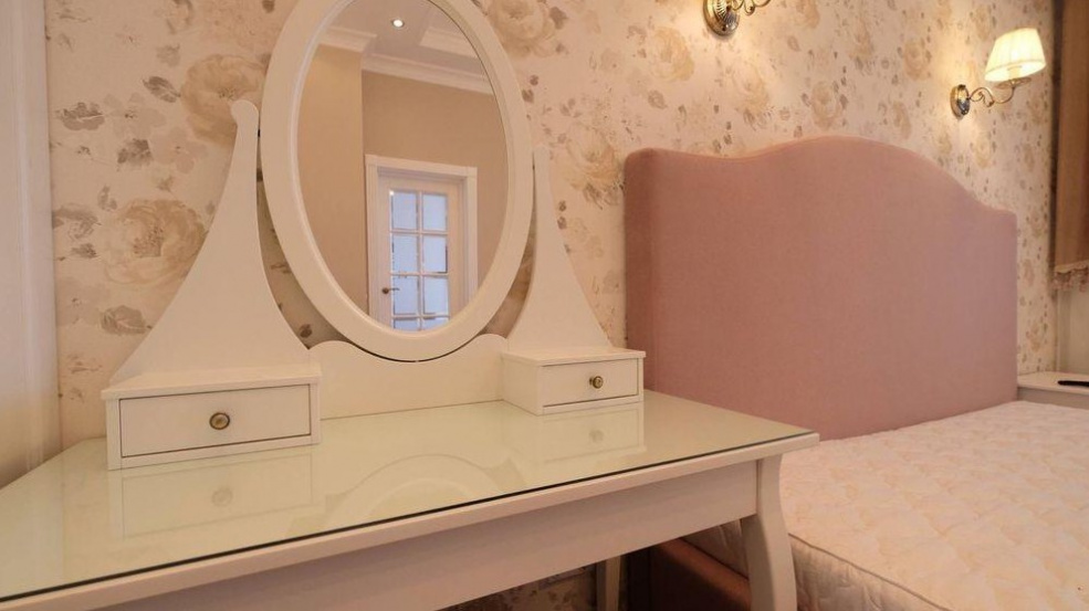 Long term rentals Flats and apartments