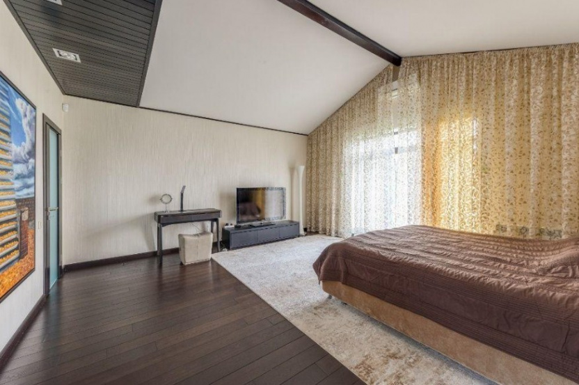 modern house with pool A42646 For Sale