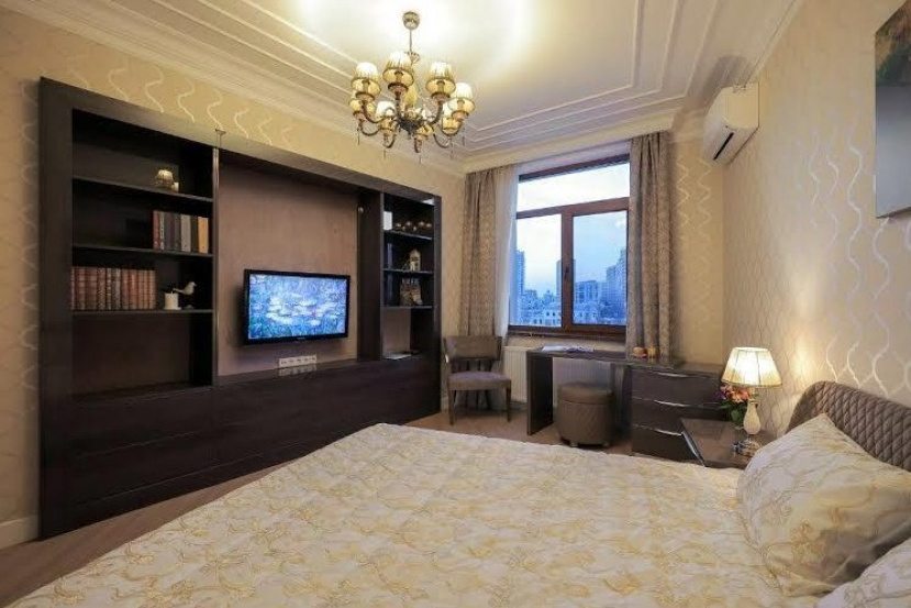 Long term rentals Flats and apartments