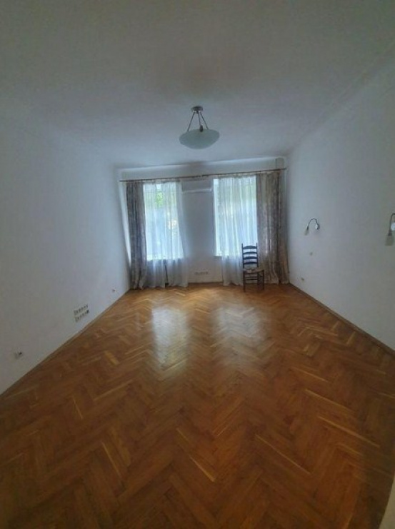 and apartments Cozy three-room