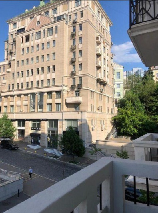 Spacious office in the center of Kiev