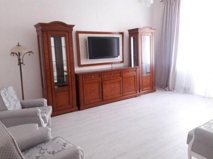 A14832 Long term rentals Flats and