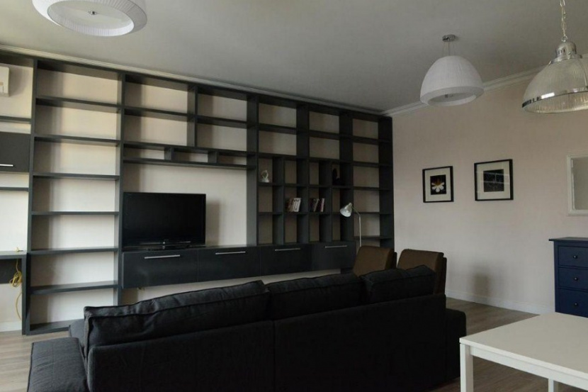 Long term rentals Flats and apartments