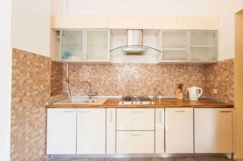 apartment in the very center of the