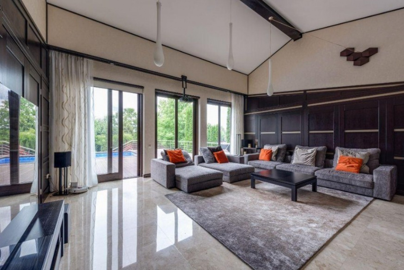 villas Large modern house with pool