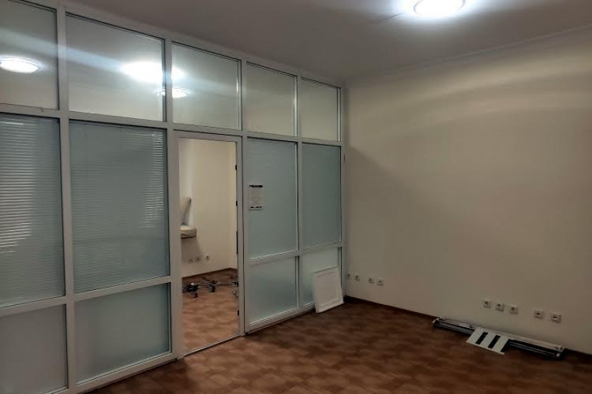 Olesya, Kiew A6560 Langzeitmiete Büros
