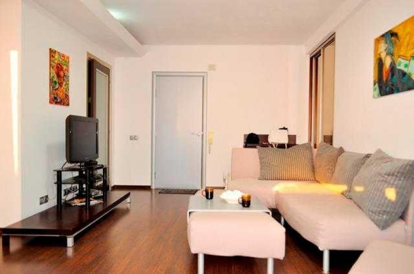 room apartment renovated near the metro