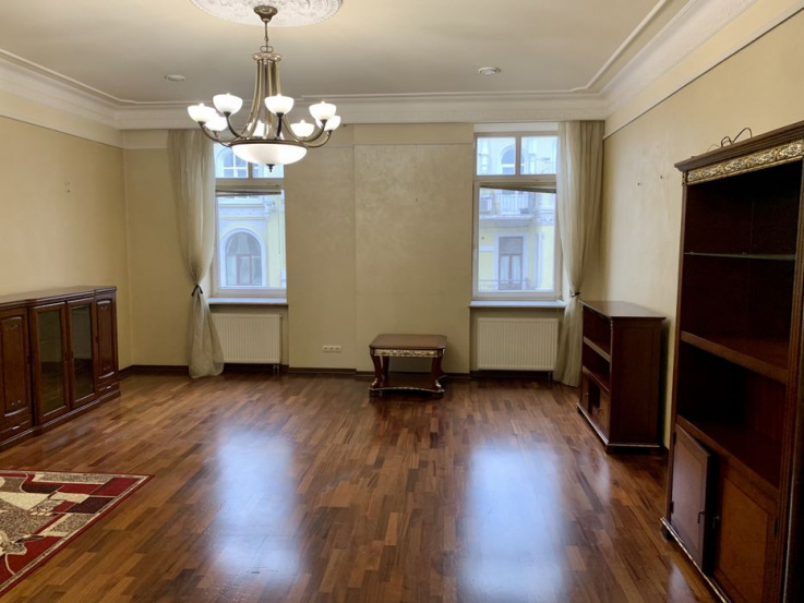 A10978 Long term rentals Flats and