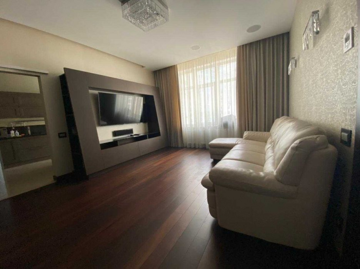 A11043 Long term rentals Flats and