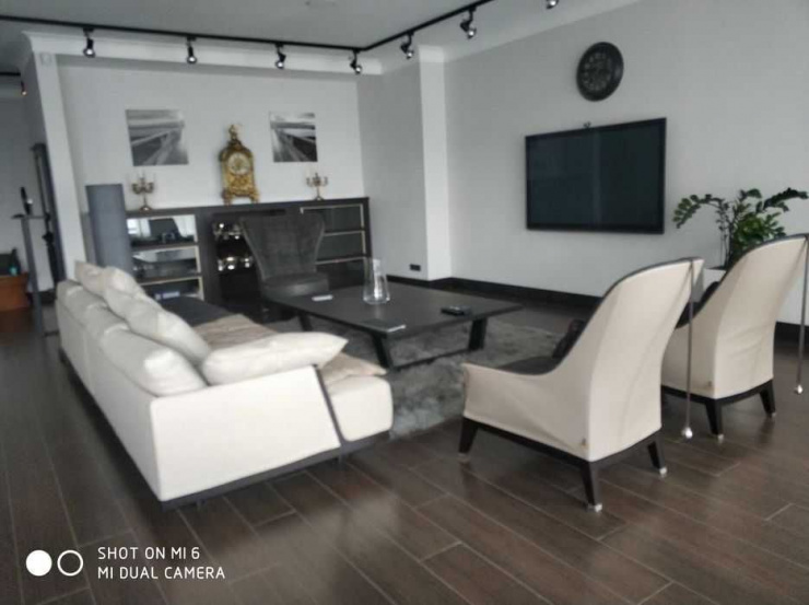 Long term rentals Flats and apartments