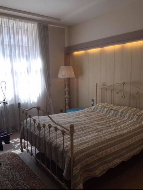 Long term rentals Flats and apartments