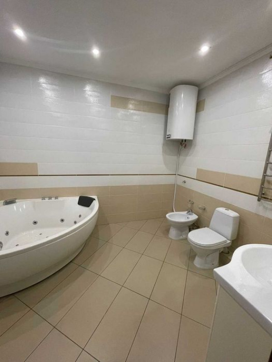 center A10963 Long term rentals Flats