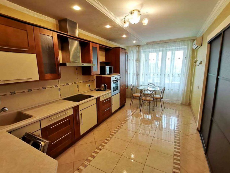 A10711 Long term rentals Flats and