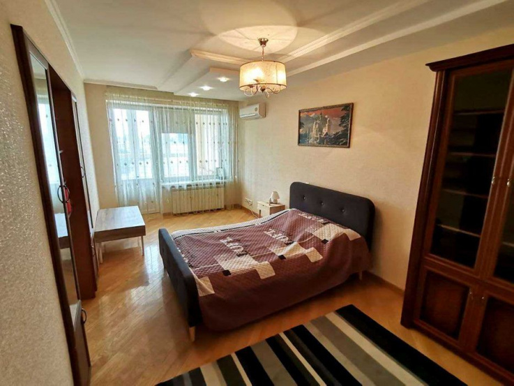 Long term rentals Flats and apartments