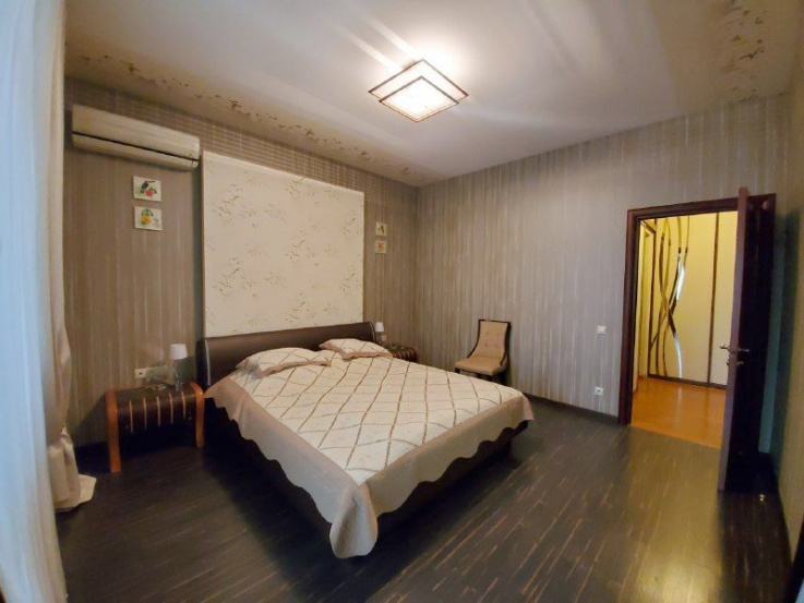 Spacious apartment on