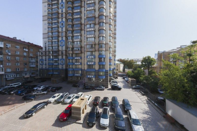 rentals Flats and apartments Spacious