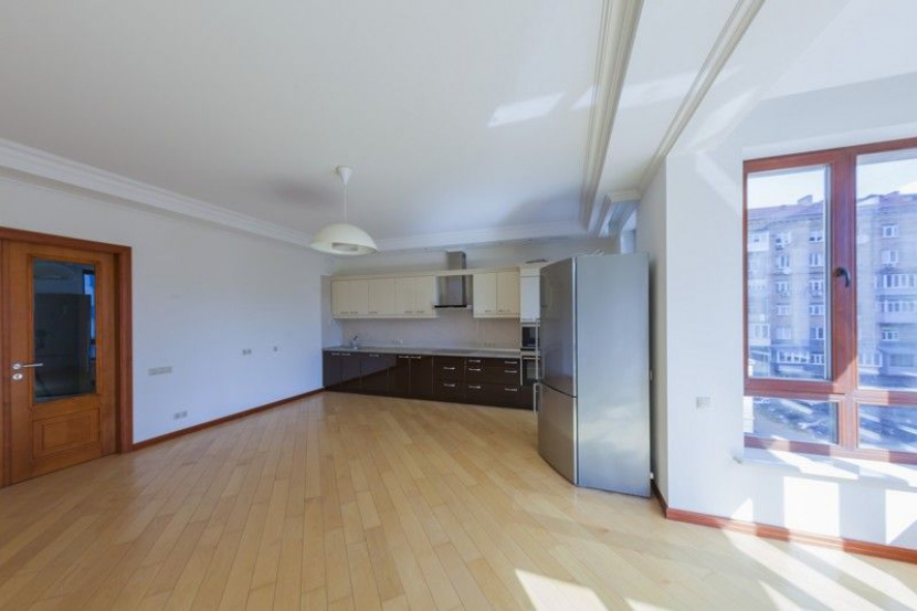 apartment on Institutskaya street