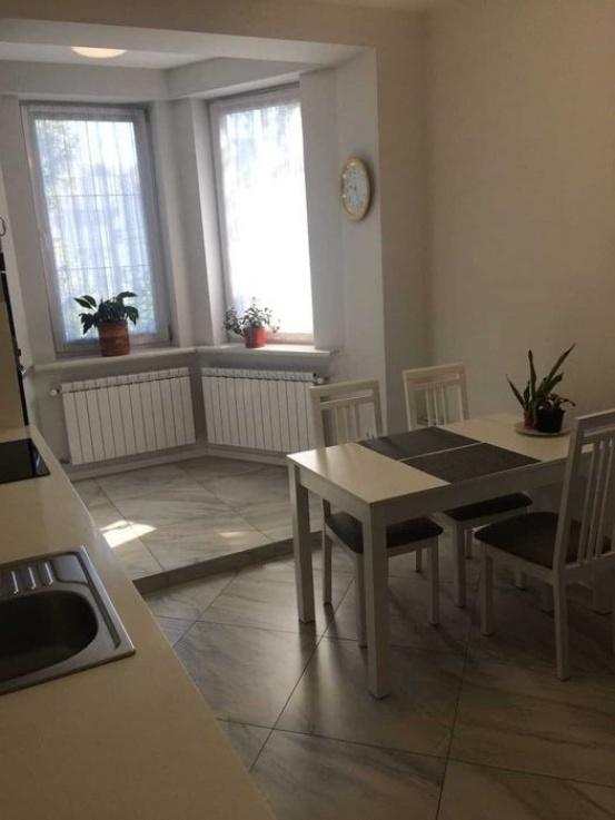 A10992 Long term rentals Flats and
