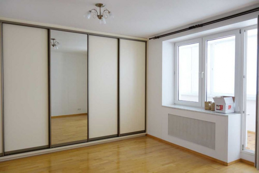 apartment with an area of 328 sq.m.
