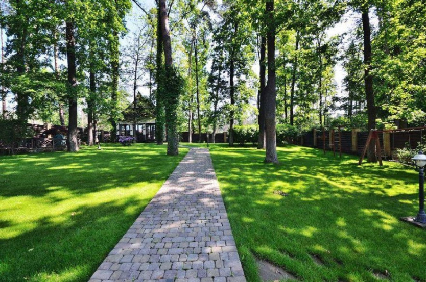 For Sale Houses and villas Spacious