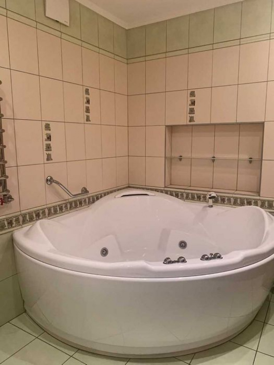 - 5 rooms, on Dmitrievskaya street